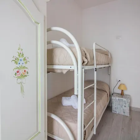 Apartamento Sunny Retreat With Terrace! *